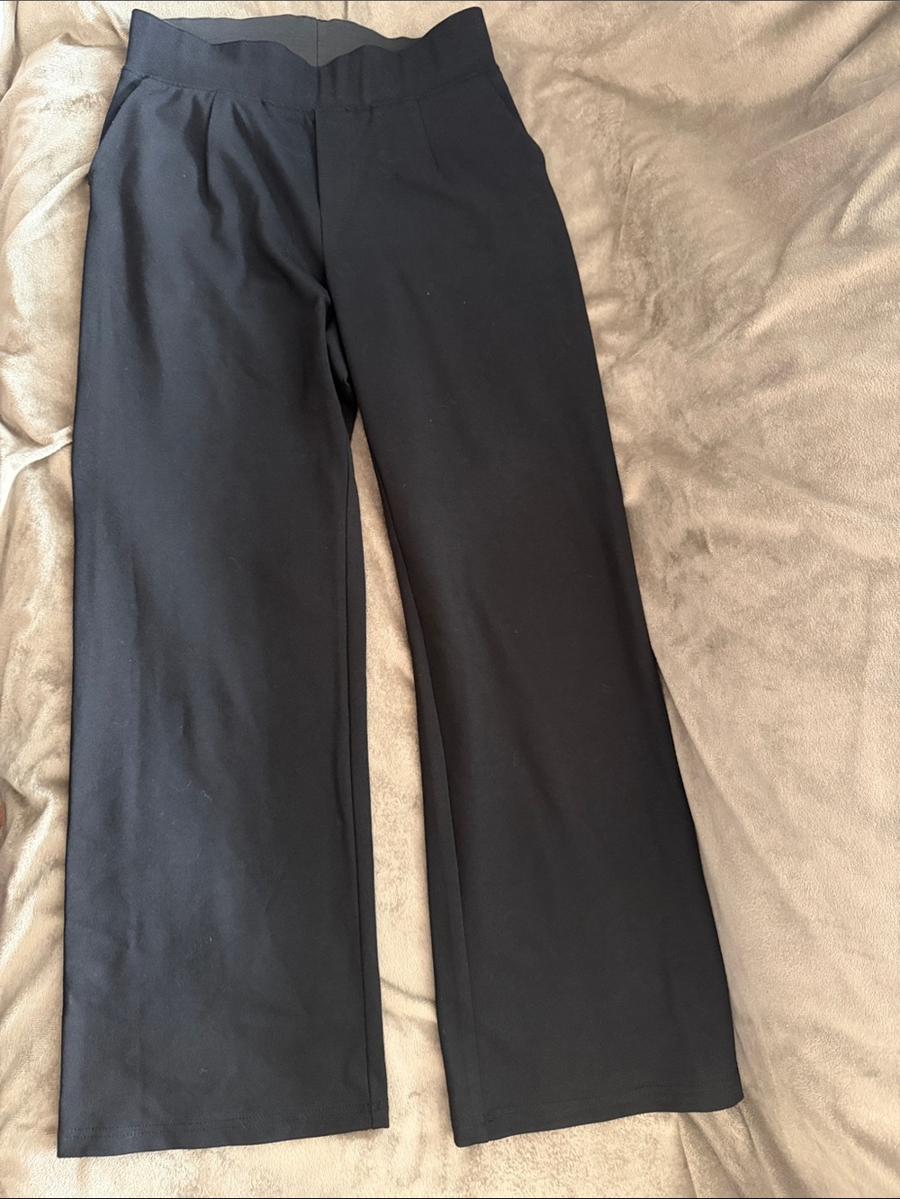 Gracia Black Wide-Leg Pull-On Joggers